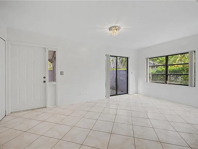 908 Augusta Blvd #A-907 — Photo 3