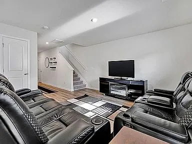 11 Carters Green Dr — Photo 2