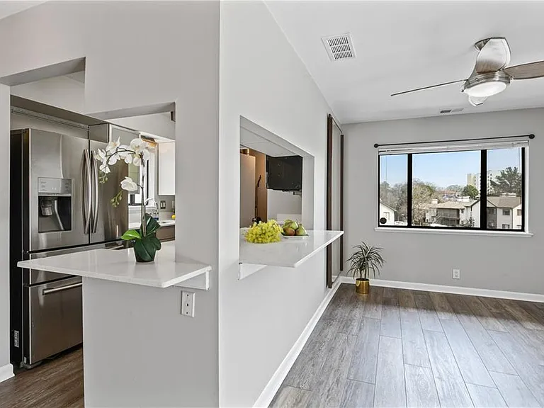 8 Finch Trl NE — Photo 1