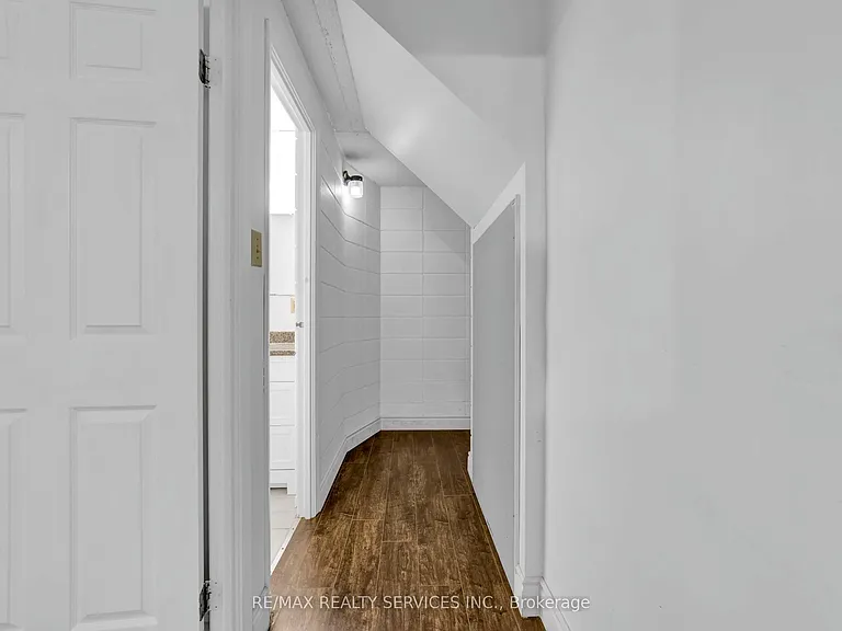 30 Hickory St E #103 — Photo 14