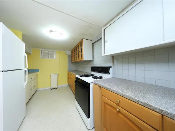 1813 Bay Ridge Avenue image 25 of 31