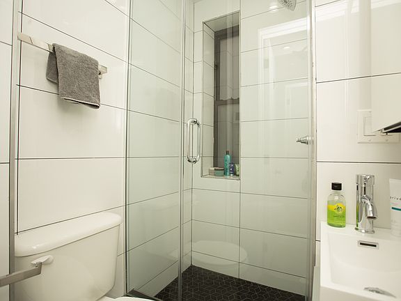 4th image of 138 Ludlow St APT 7