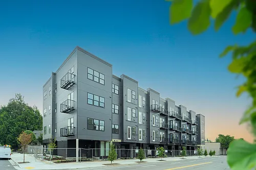 Janie Apartments Photo 1