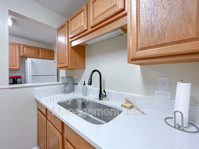 806B N Magnolia St — Photo 11