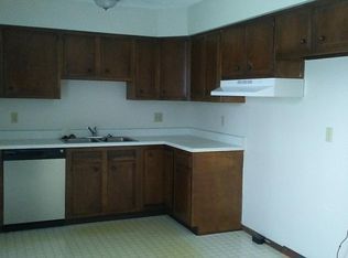 1720 SW Prairie Rd, Topeka, KS 66604