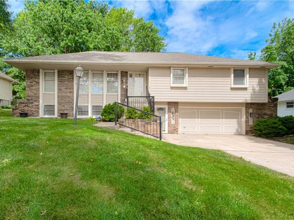 6828 N Michigan Ave, Gladstone, MO 64118