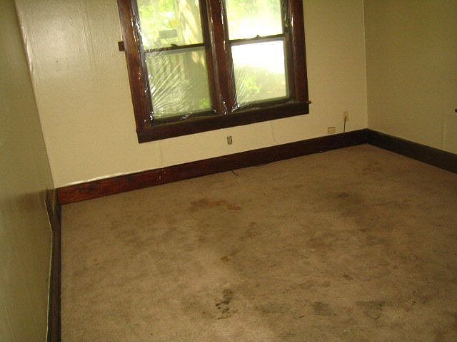 2nd image of 606 S Main St