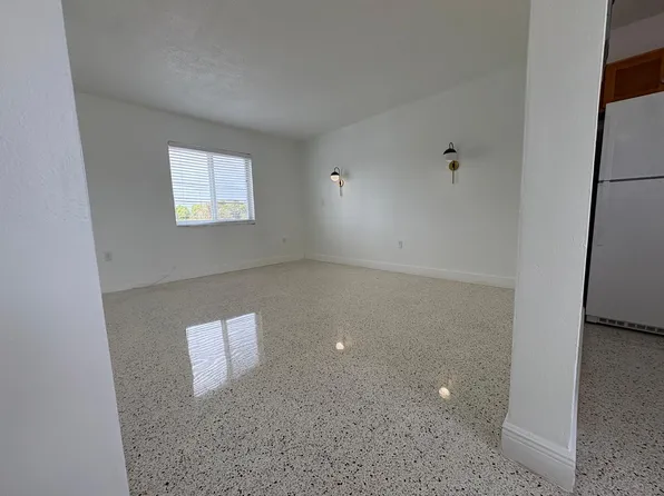 6728 W Flagler St, Miami, FL 33144