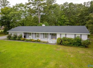 1801 Brookwood Dr SW, Hartselle, AL 35640