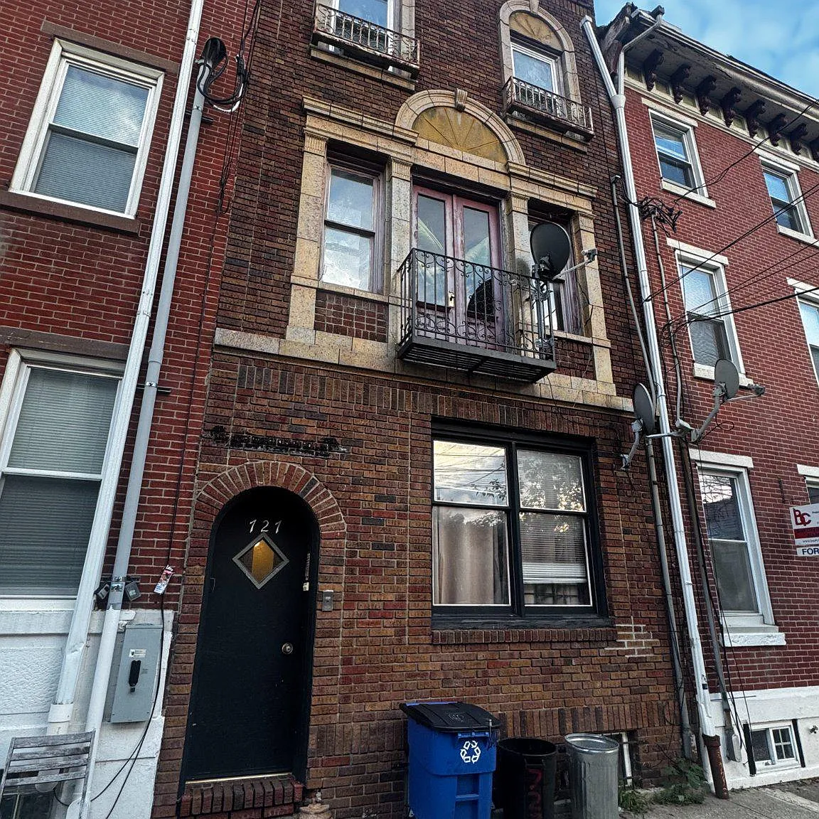 Studio, 1.0 bath, 330 sqft, $950 — Photo 1