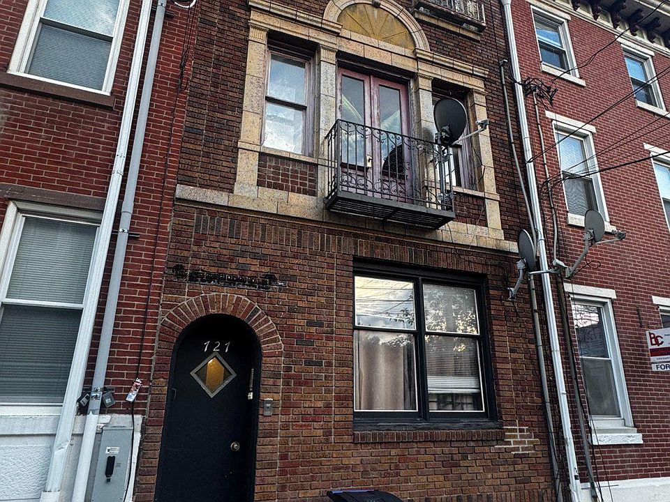1st image of 727 S 16th St APT 1