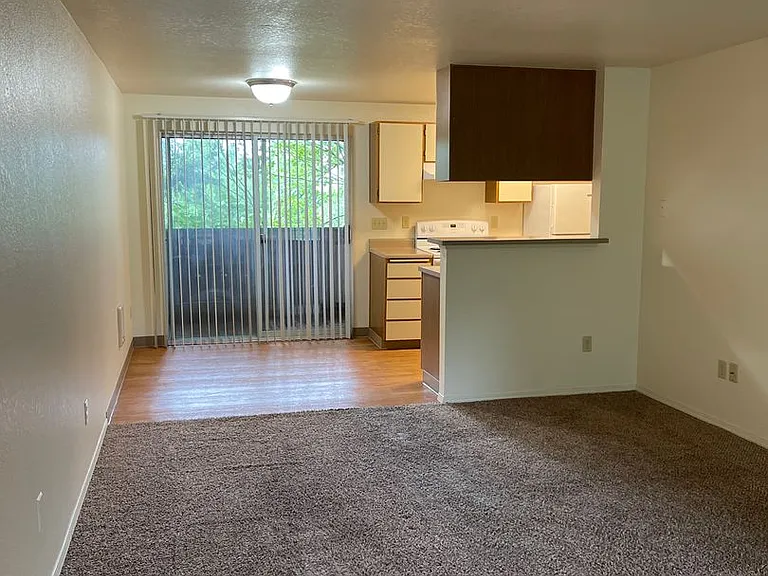 CEDAR MILL VILLAGE APARTMENTS — Photo 4