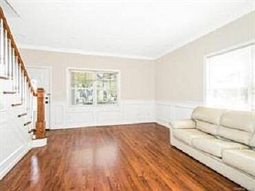 2nd image of 129 Crescent Pl Floor 1