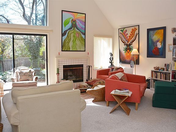 4th image of 638 Zinnia Ct