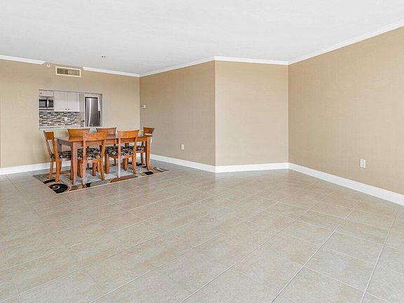 5th image of 3912 S Ocean Boulevard #408