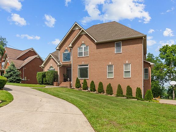 2nd image of 504 Spinnaker Ct