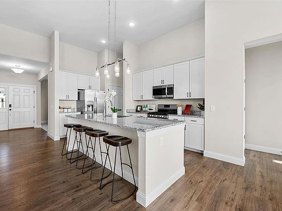 5th image of 717 Tinsley Ct