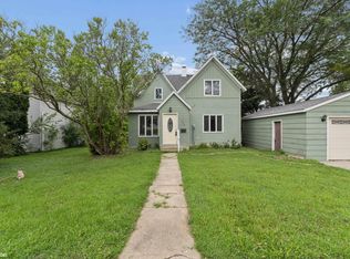 346 N 10th St, Forest City, IA 50436