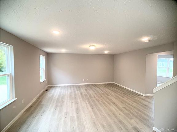3rd image of 1082 Marty Lee Ln