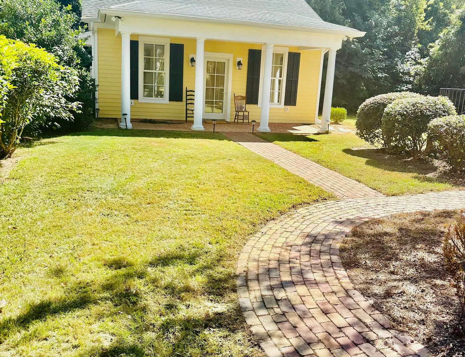 1 bed, 1.0 bath, 832 sqft, $1,800 — Photo 1