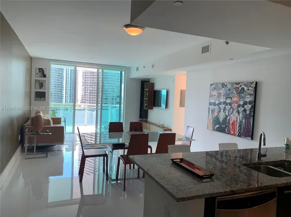950 Brickell Bay Dr, Miami, FL
