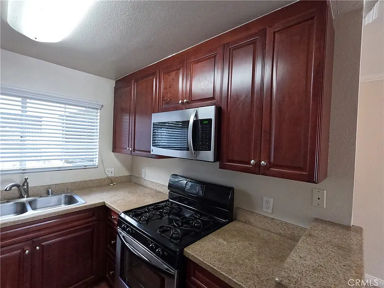 5510 Owensmouth Ave #213 — Photo 14