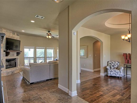 4th image of 18711 Venture Dr