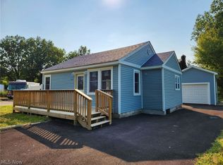 4022 Dunton Rd, Lorain, OH 44055