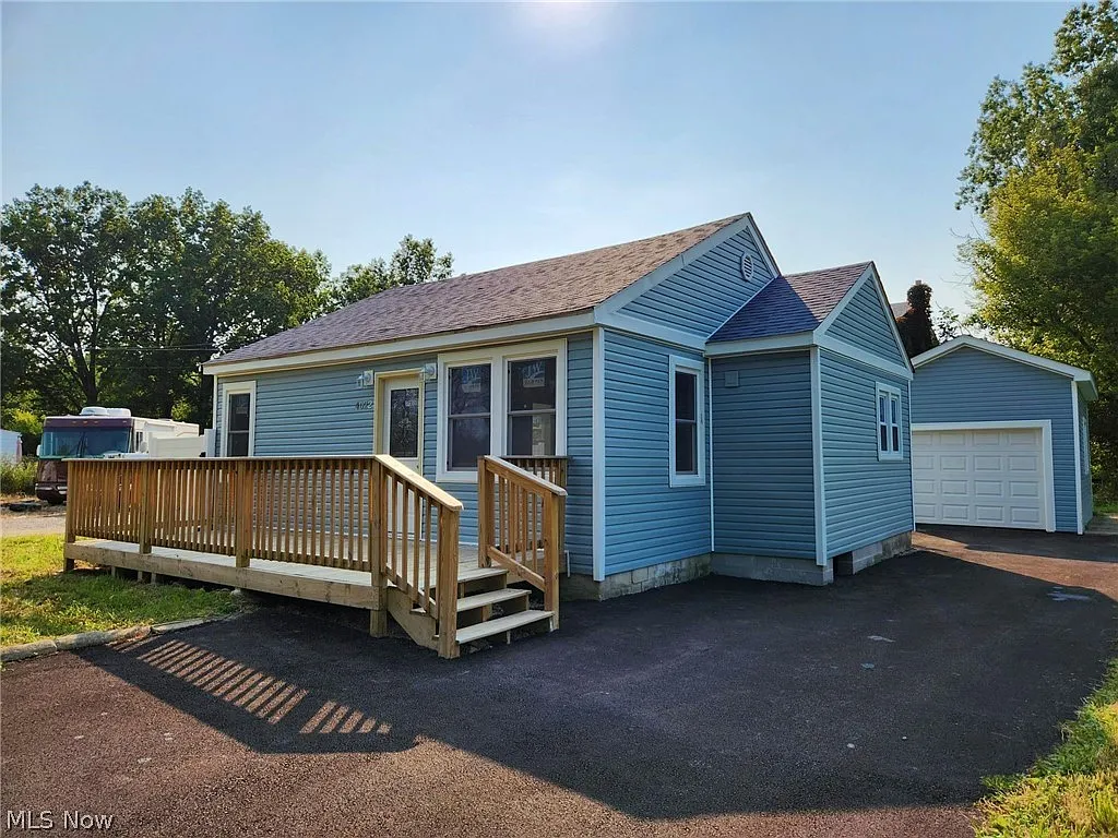 4022 Dunton Rd photo 1