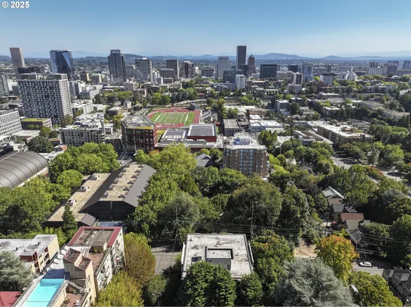 2020 SW Main St Unit 405, Portland, OR 97205