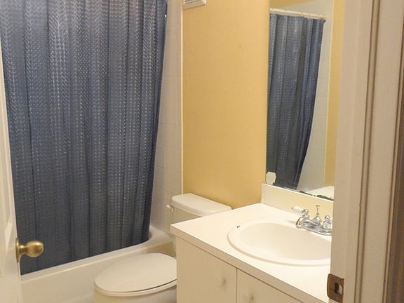 4th image of 20867 NW 3rd Ct