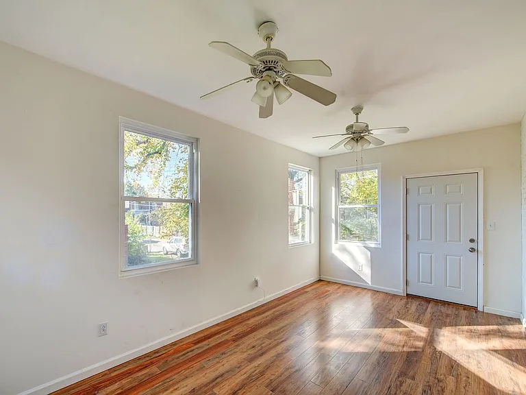 3754 Dunnica Ave — Photo 10