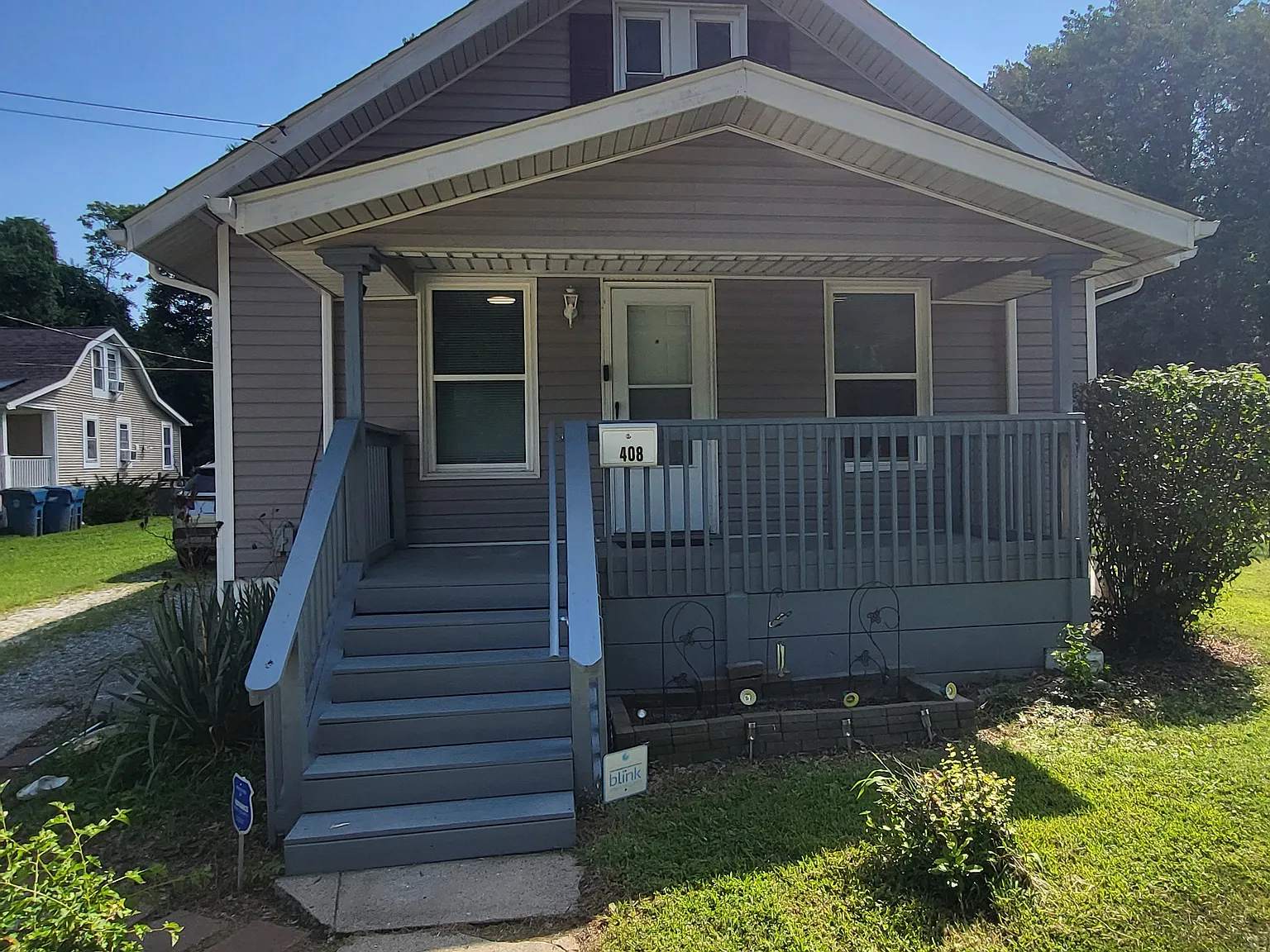 3 bed, 1937 sqft, $1,900 — Photo 1