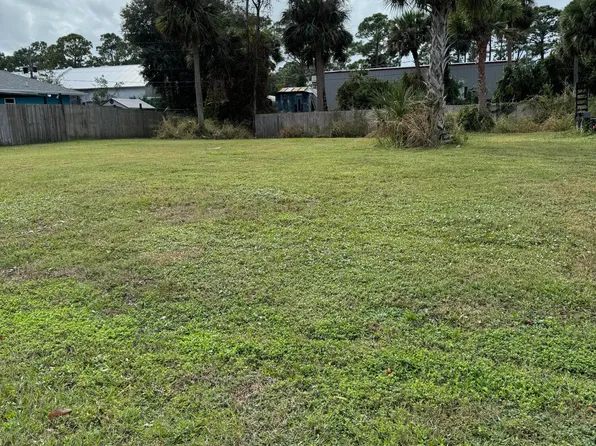 2340 Fern Palm Dr, Edgewater, FL 32141