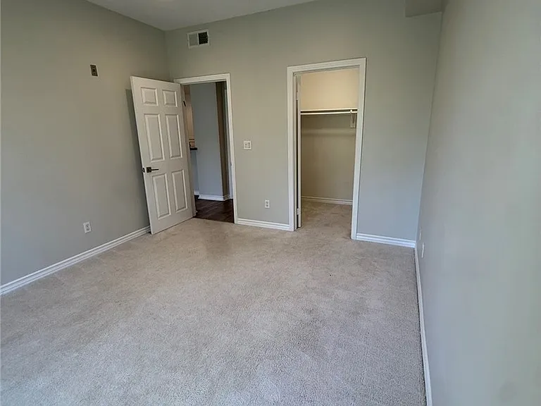 2243 Martin #217 — Photo 21