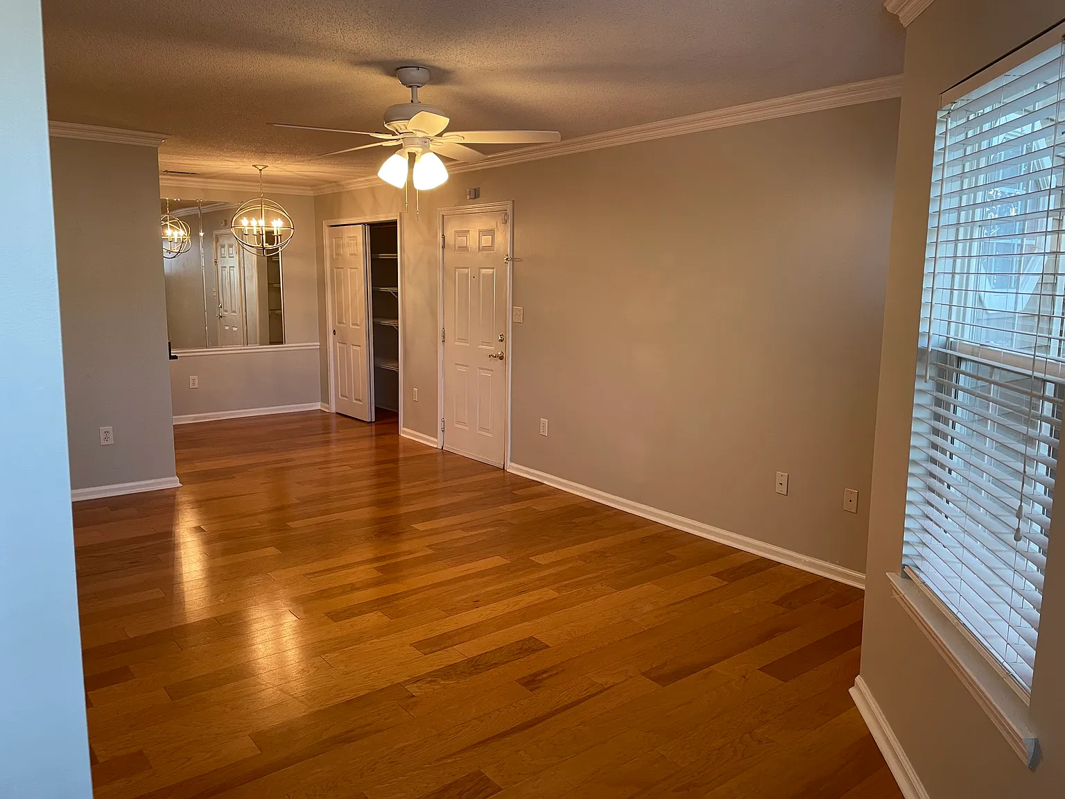 2 bed, 1051 sqft, $1,750 — Photo 3