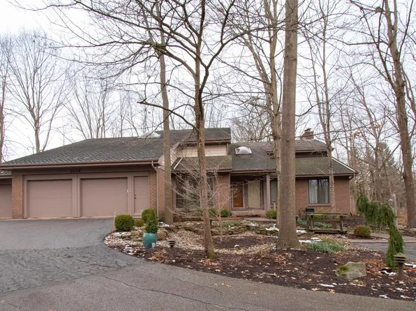 2406 Foxchase Run, Fort Wayne, IN 46825