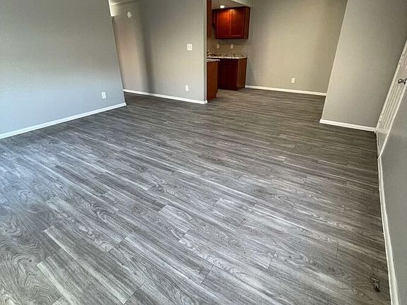 4th image of 6527 N 67th Ave #109