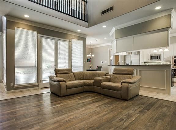 5th image of 5933 Tiburon Dr