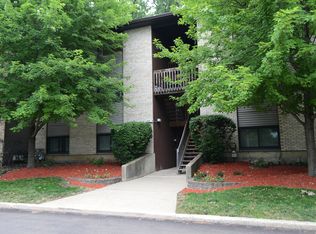 2356 South St APT F, Elgin, IL 60123