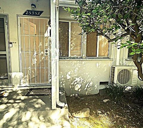 2nd image of 2535 1/2 Cross St