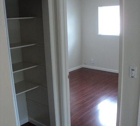 4th image of 3156 Williamsburg Dr APT 4