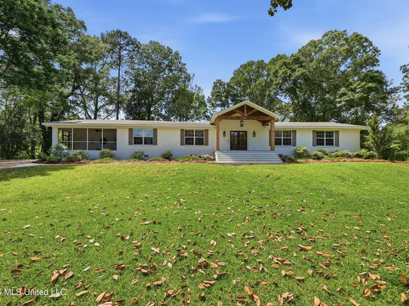 573 Clinton Tinnin Rd, Clinton, MS 39056