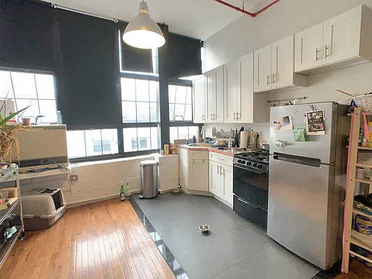 Rented by Carnegie Management Inc | media 22