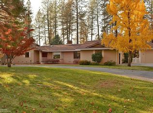 12588 Robinhood Dr, Grass Valley, CA 95949