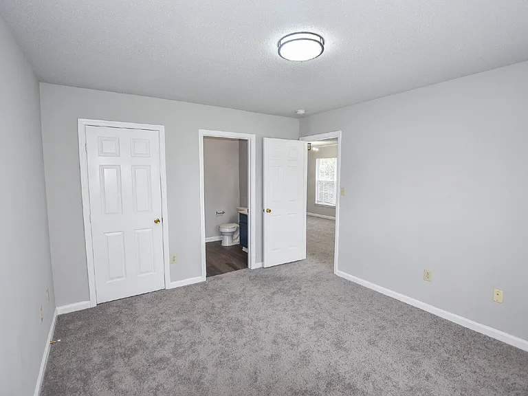 4273 Villas Dr — Photo 9