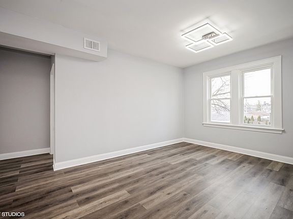3rd image of 4518 W Wellington Ave #2