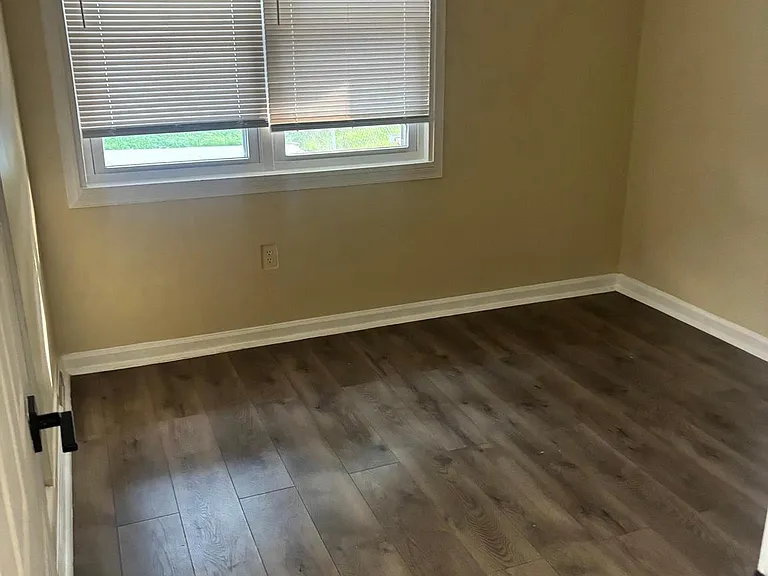 7721 Bender Rd — Photo 16