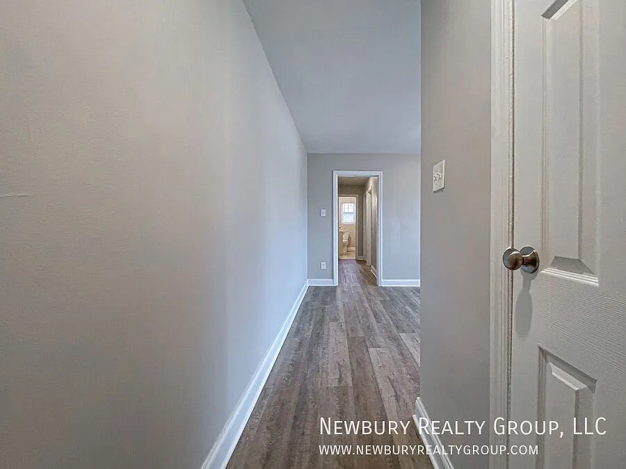 Spacious 2-Bedroom Apartment for Rent in Port Vue, PA WestWood Apartment Community — Photo 2