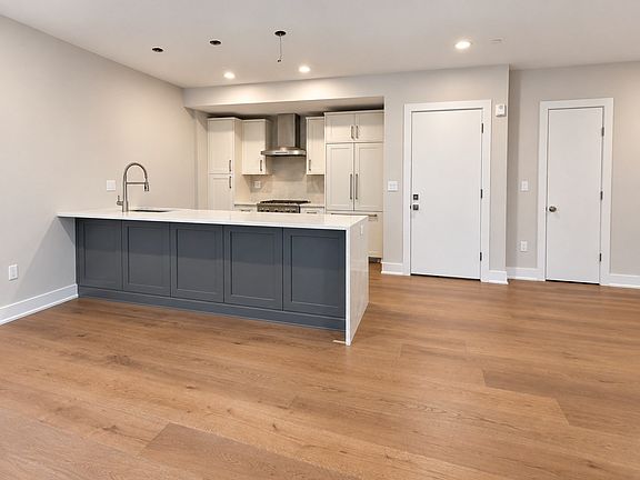 2nd image of 804 E 7th St #102